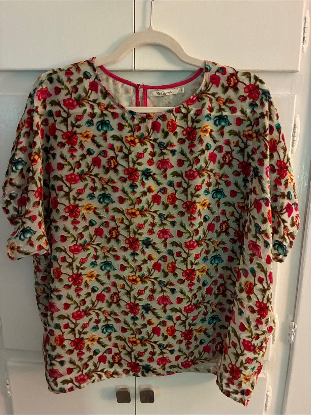 Floral top. Raised velvet flowers. Paris designer